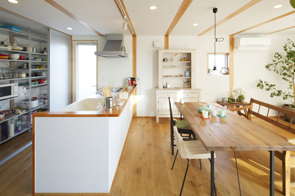 Dapur dengan tata letak terbuka untuk menghadirkan aliran udara yang baik